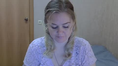 karennelsonx online show from August 10, 6:31 pm