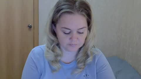 karennelsonx online show from August 11, 3:14 pm