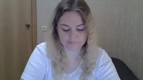 karennelsonx online show from August 13, 1:47 pm