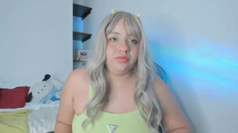 kariina_wong online show from July 3, 12:01 am