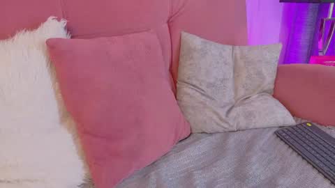 karina2smith online show from August 12, 11:07 pm