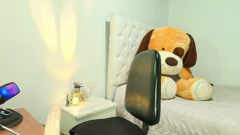 karina online show from April 27, 1:13 pm