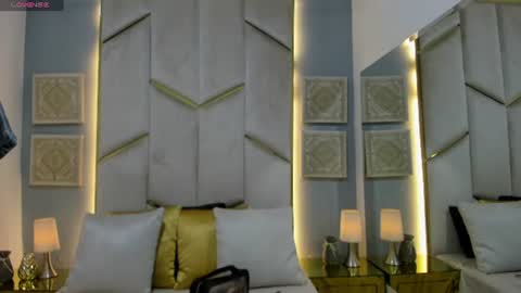 karinaacox online show from August 2, 12:23 pm