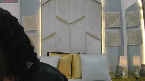 karinaacox online show from August 4, 1:08 pm