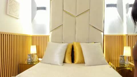 karinaacox online show from August 17, 1:38 pm