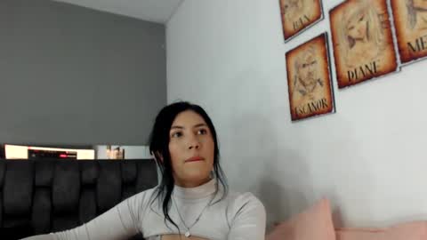 karinagomes_ online show from August 12, 10:01 pm
