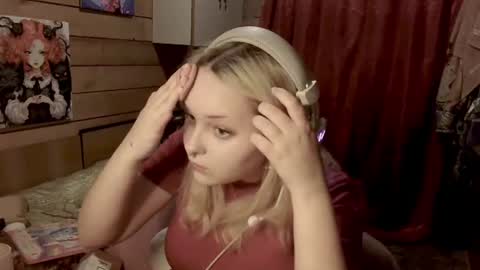 Emily online show from September 5, 6:02 pm