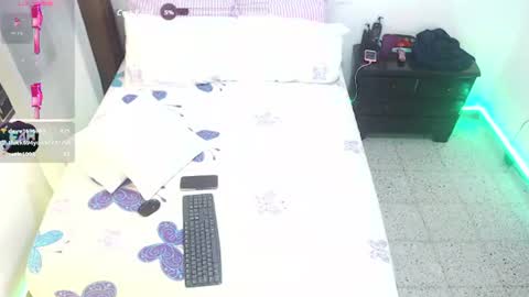 Mis Karla online show from July 14, 5:45 am