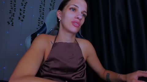 karla_lim online show from July 23, 4:31 pm