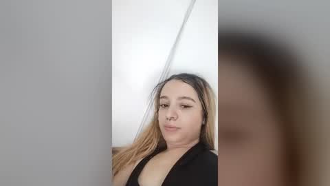 karlathomsom01 online show from September 8, 11:34 pm