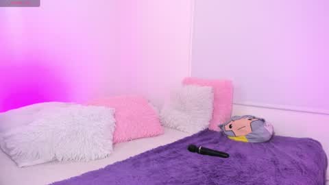 karly__rios online show from July 21, 8:17 am