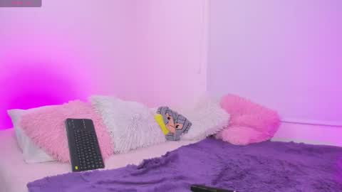 karly__rios online show from August 2, 6:42 am