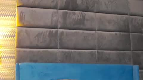 karmafoxx online show from August 12, 6:05 am