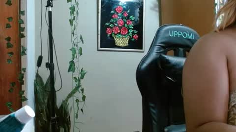 karol0022 online show from July 26, 11:32 pm