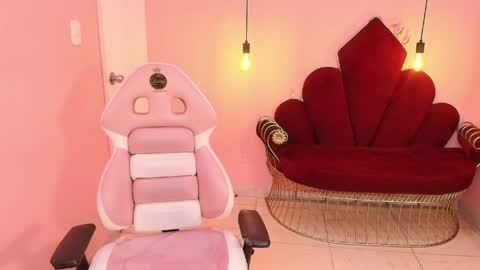 karol_1_ online show from May 1, 3:38 pm