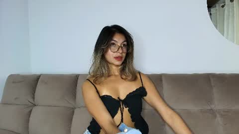 KAROL.  INDEPENDENT MODEL online show from August 3, 5:58 am