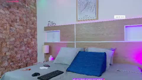 KAROL SCOTT online show from August 6, 9:36 pm
