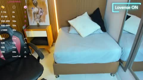 karolagrey online show from August 13, 1:58 pm