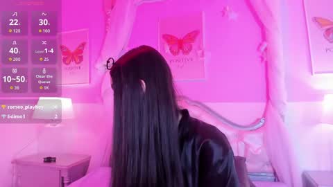 KarolayRose online show from August 9, 1:45 pm