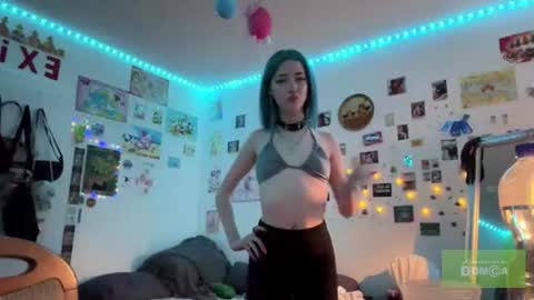Karoline here online show from August 1, 8:15 pm