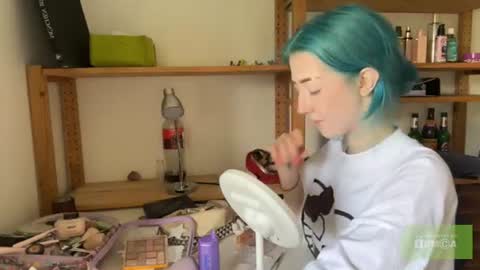 Karoline here online show from August 7, 8:58 am