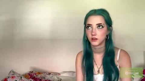 Karoline here online show from August 8, 12:05 pm