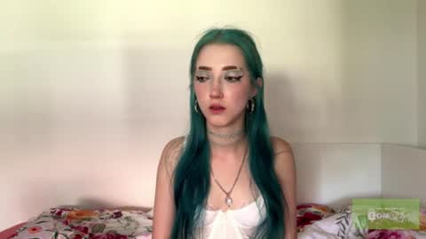 Karoline here online show from August 8, 1:11 pm