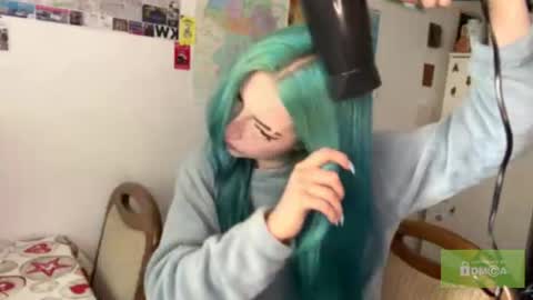 Karoline here online show from August 14, 10:30 am