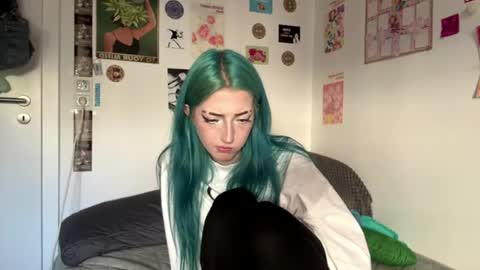 Karoline here online show from August 14, 2:53 pm