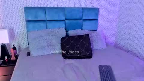 Karoline  online show from August 11, 10:56 pm