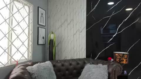 My name is  Miss Karol online show from August 8, 6:08 pm