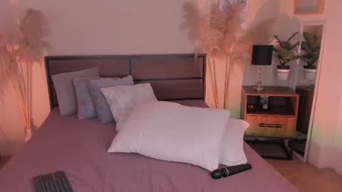 Kary Moon online show from August 8, 10:32 pm