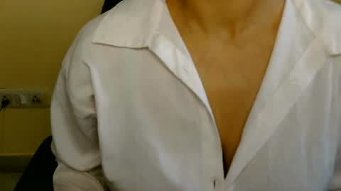 kashish___ online show from August 12, 5:43 am