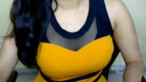 kashish___ online show from August 13, 1:14 pm