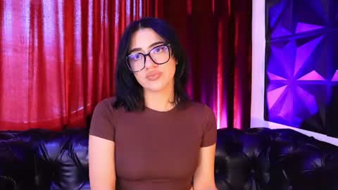Lauren online show from August 8, 5:02 pm