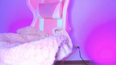 katalinaferreirax online show from July 18, 5:52 am