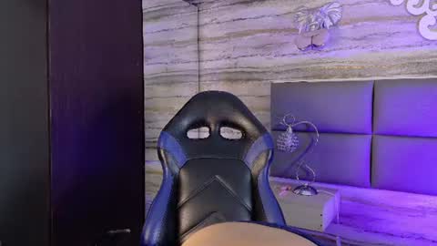   online show from August 12, 10:34 pm