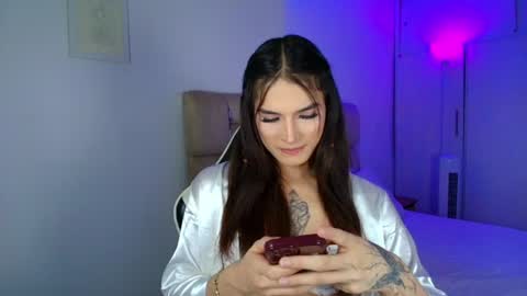kate_bmoss_ online show from September 6, 11:54 pm