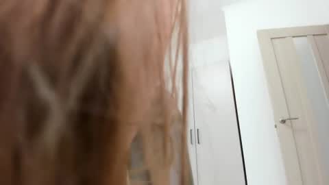 kate_redgar online show from August 6, 7:46 pm