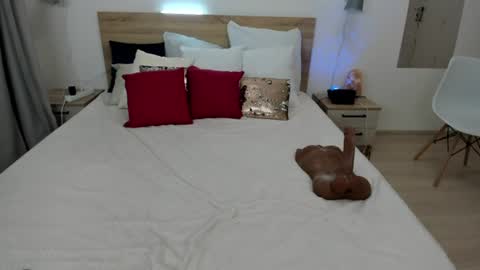 kate_redgar online show from August 9, 9:05 pm