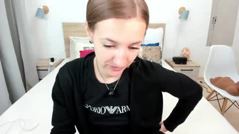 kate_redgar online show from August 13, 5:49 pm