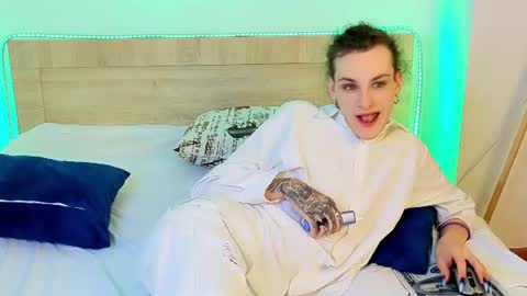 kate_sparkl online show from July 29, 11:45 pm