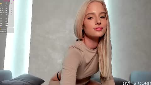 katebremar online show from June 23, 8:10 pm