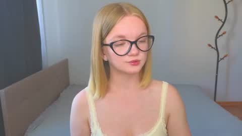katebunnys online show from August 5, 5:16 am
