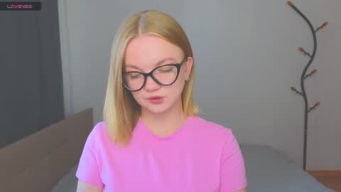katebunnys online show from August 7, 4:23 am