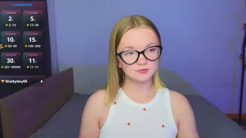 katebunnys online show from August 11, 7:05 pm