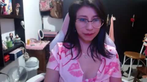 Kateeen18 online show from August 11, 4:25 am