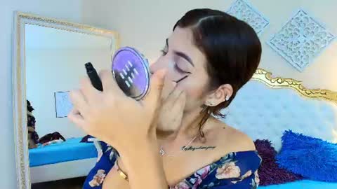 katee Martinez online show from August 5, 8:07 pm