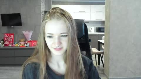 katekayer online show from May 2, 4:22 pm