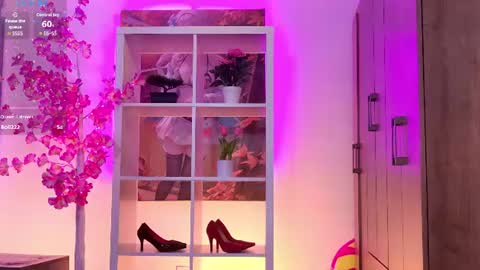 katellyrose online show from August 4, 8:06 pm